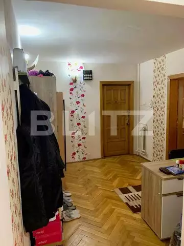 Apartament 3 camere cu balcon, 125 mp, etaj intermediar, zona Vlaicu