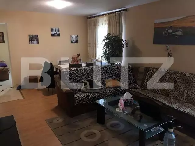 Apartament de 120 mp la casa, etaj 1, 2 bai, 5 camere, curte, zona Cetate