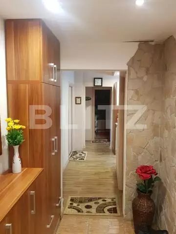 Apartament de 3 camere, decomandat, etaj intermediar, 65 mp, zona Tudor