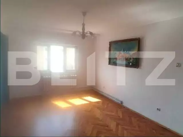 Apartament cu 3 camere, 2 bai, suprafata utila 70 mp