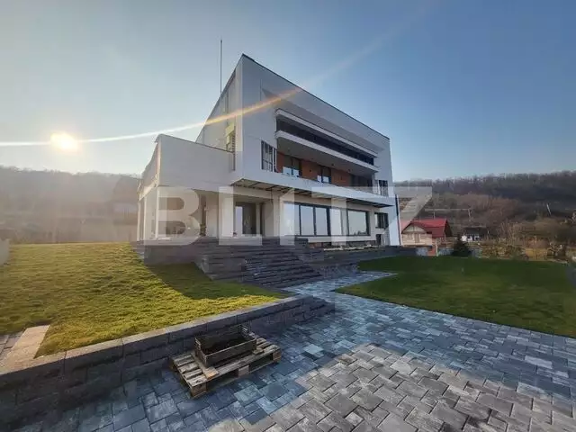 Casa Individuala Exclusivista si Smart, Impunatoare si cu SuperView