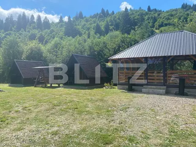 Casa traditionala in Bucovina, 5 camere, 140 mp,  teren 1100 mp, Vama