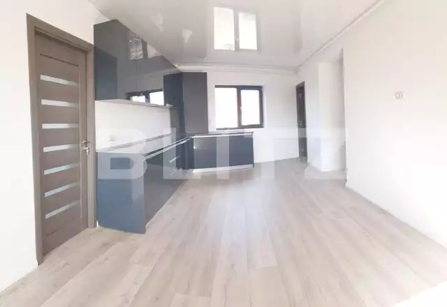 Apartament bloc nou, 3 camere + parcare privata, zona centrala