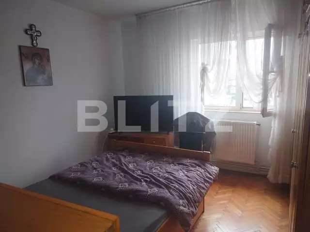 Apartament cu 4 camere, in zona Lipovei