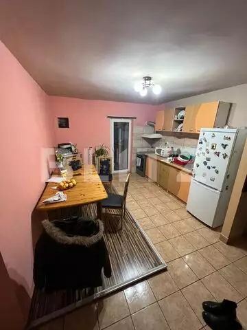 Apartament 4 camere decomandat + 2 balcoane, 2 bai etaj intermediar zona Campului