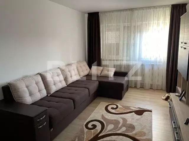 Apartament 3 camere, decomandat, Cetate-Mercur