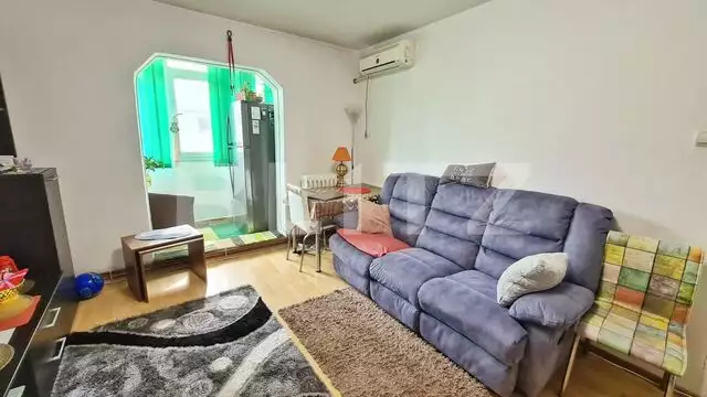 Apartament de 3 camere, semidecomandat, 52 mp, Mircea cel Batran