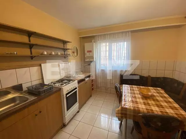 Apartament 2 camere, etaj 2, zona Cetate-Mercur