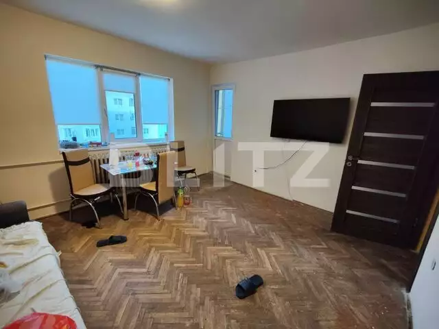 Apartament de 2 camere decomandat, 42 mp, etaj intermediar, zona Bucium