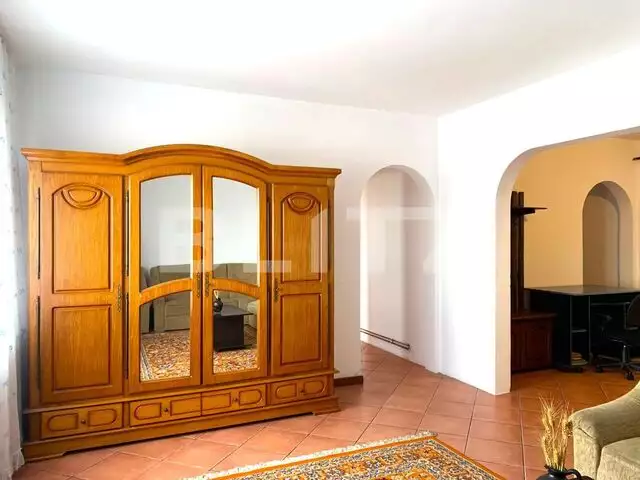 Apartament spatios cu 2 camere, 80 mp zona Vlaicu