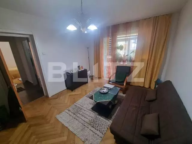 Apartament 3 camere semidecomandat, Central zona Nanterre