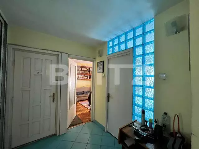 REDUCERE! Apartament 3 camere, decomandat, 62 mp, et. 2, cartier Sărari