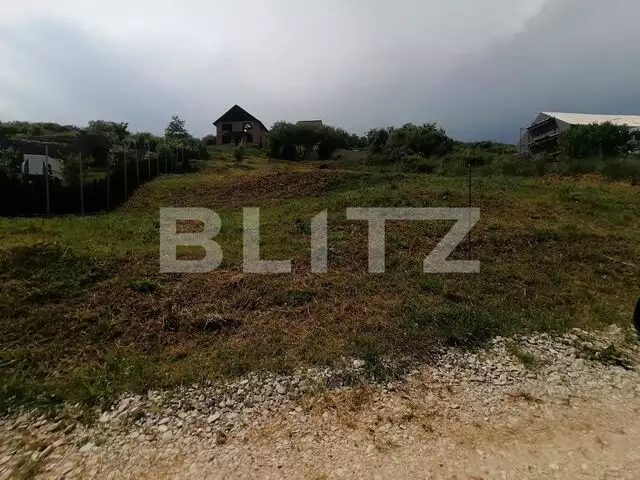 Teren intravilan 820 mp cu toate utilitatile Zona Piata