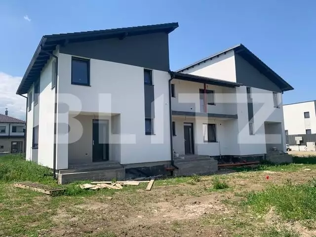 Triplex 110 mp utili, 230 mp teren, zona Cetate