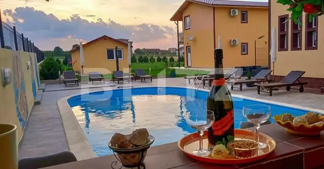 Vila cu piscină, 11 camere, 400mp,  1500mp teren, Costinesti