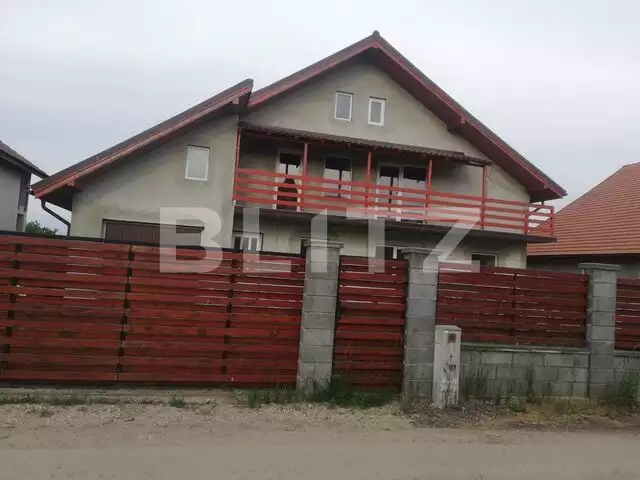 Casa individuala, 4 camere, 400mp teren in Remetea Mare