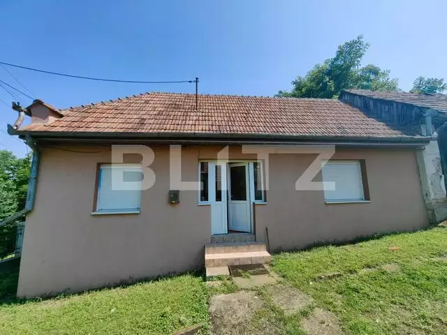 Casă 2 camere, 1400 mp teren, zona Șeușa 