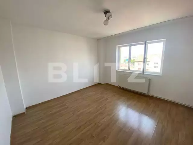 Apartament 2 camere, etaj 3, decomandat, zona Stadion