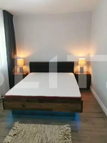 Apartament cu 3 camere, semidecomandat, 67mp, zona Podu Ros