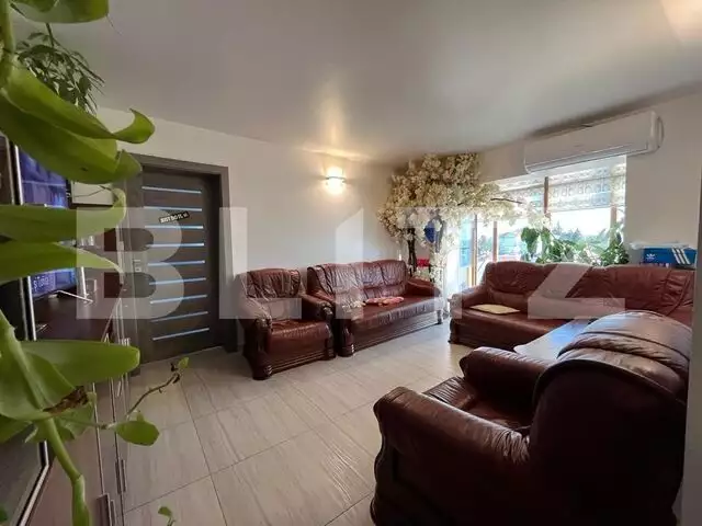 Apartament decomandat cu 5 camere, 98 mp, Zona Centrală