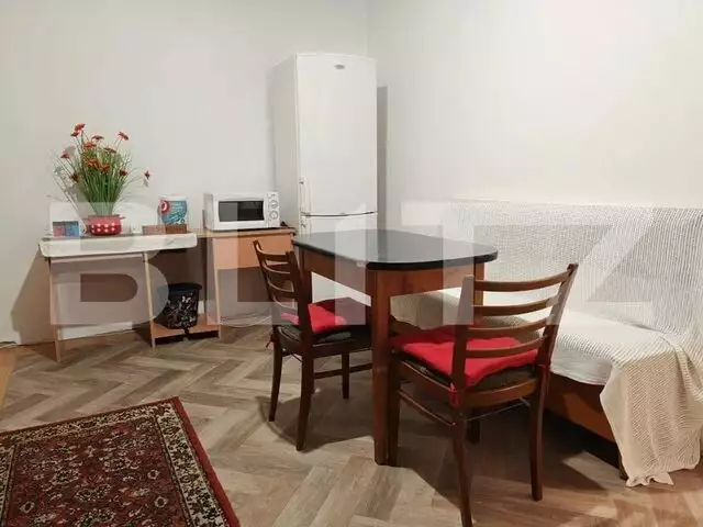 Apartament 2 camere, 75mp, decomandat, zona strazii Paris