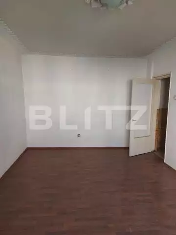 Apartament spatios cu 2 camere, decomandat, zona Podgoria