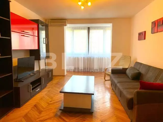 Apartament spatios, 3 camere, 100 mp, zona Polivalenta