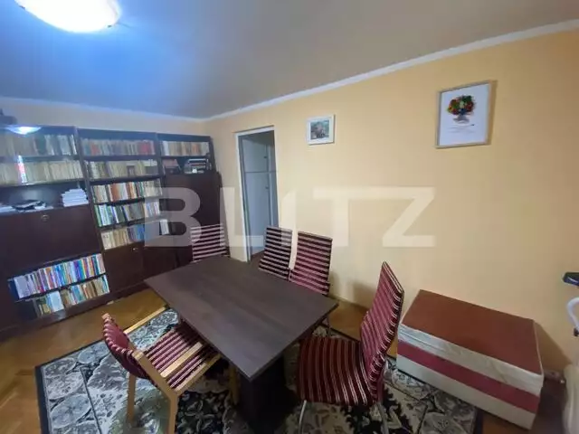 Apartament 3 camere, etaj intermediar, balcon, zona Cetate Piata