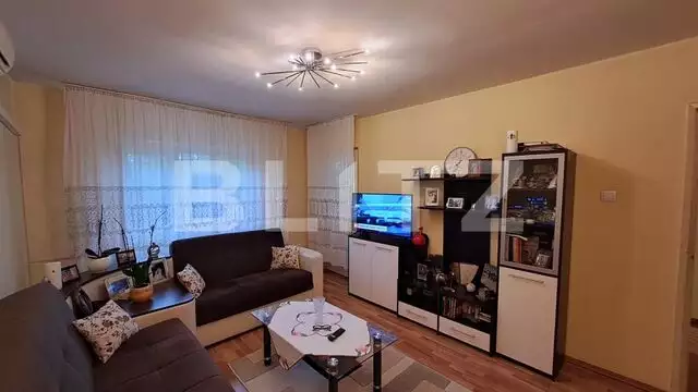 Apartament decomandat cu 3 camere, 68 mp, Valea Roșie, cartierul Sărari