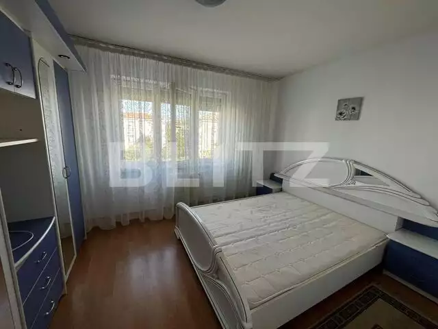 Apartament de 3 camere, 76 mp, decomandat, zona Ramada
