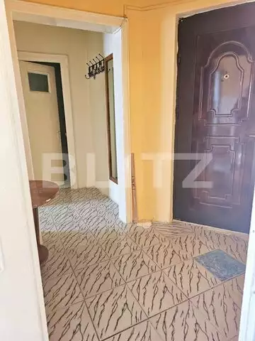 Apartament 3 camere, 70 mp, zona Dambovita