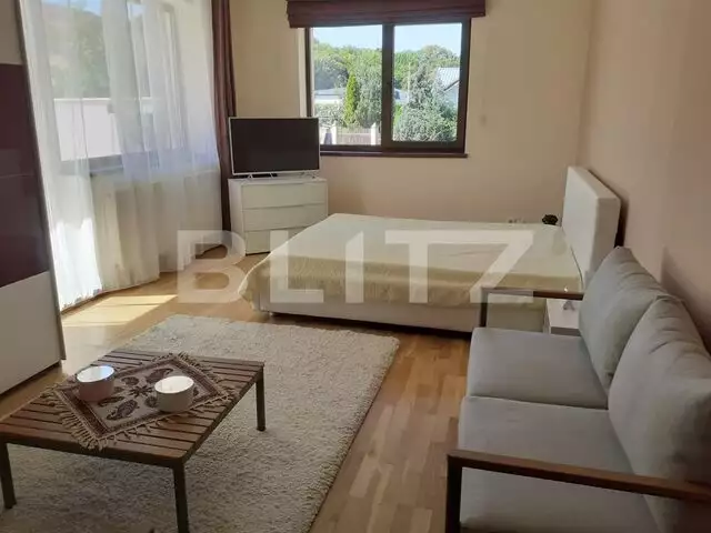 Garsoniera, 42 mp, terasa 60 mp, zona străzii Mehedinti