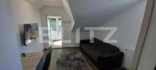 Apartament cu 2 camere, semidecomandat, 40mp, zona Ultracentrala