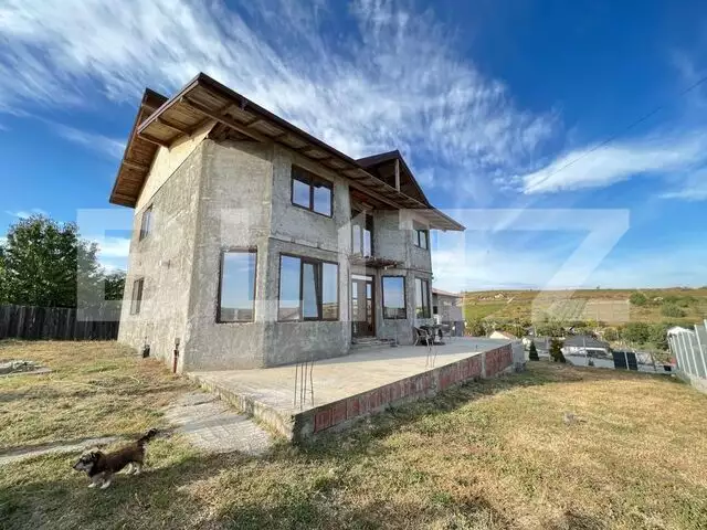 Casa cu vedere panoramica superba, 5 camere, 160mp utili, 570 mp teren, Tomesti