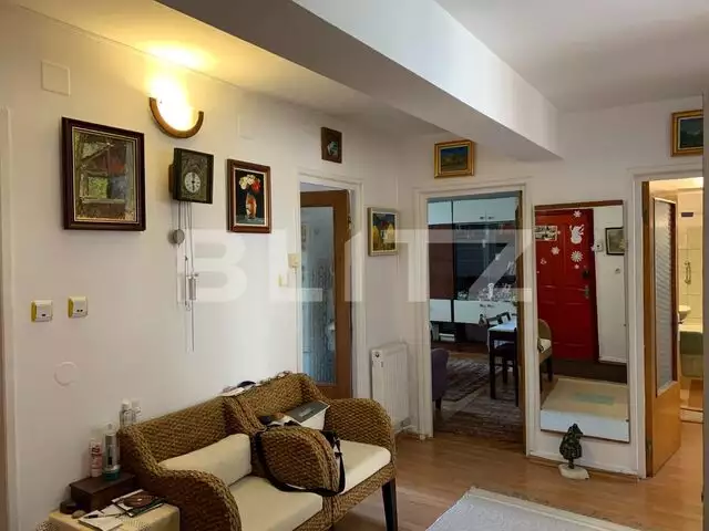 Apartament 4 camere , 92 mp, balcon, Cetate