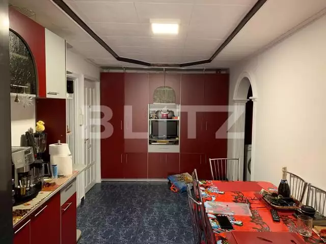 Apartament 2 camere, 48 mp, decomandat, zona Cetate-Mercur