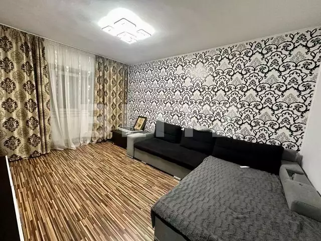 Apartament de 3 camere, decomandat, zona Dacia