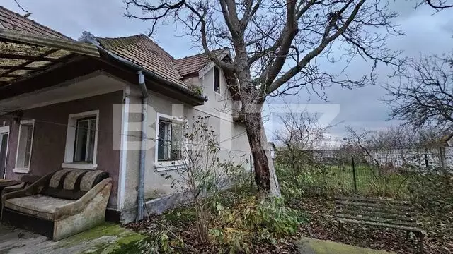 Casa cu 4 camere, 2 anexe, 831 mp teren, Bărăbanț