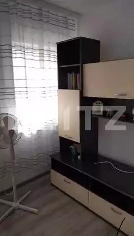 Apartament de 3 camere, decomandat, centrală proprie, 