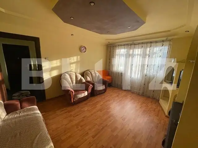 Apartament 2 camere semidecomandate, 41 mp, Craiovita, zona Materna