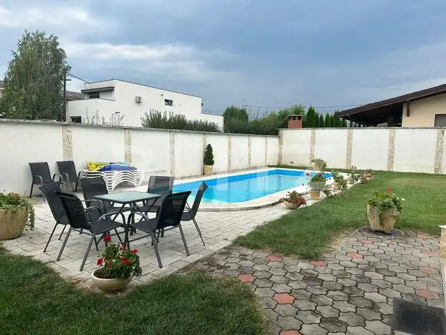 Casa individuala, 7 camere, 300mp utili, 900mp teren, zona Lidl Cetate