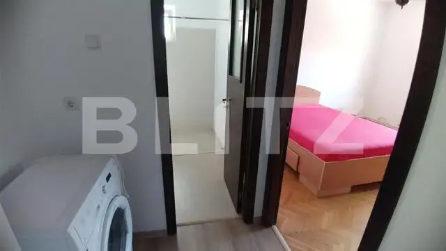 Apartament de vanzare cu 3 camere, etaj intermediar, zona cetate