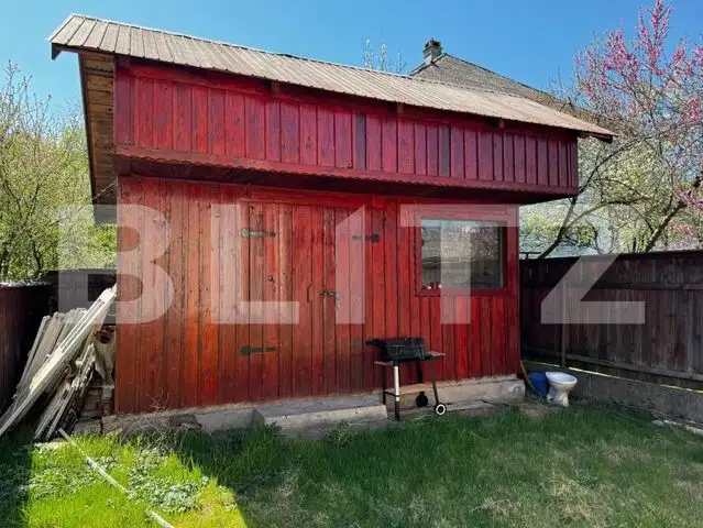 Casa individuala 3 dormitoare, bucatarie, teren 216 mp teren in Abrud