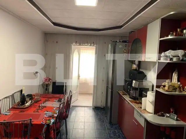 Apartament 2 camere, 48 mp, decomandat, zona Cetate-Mercur