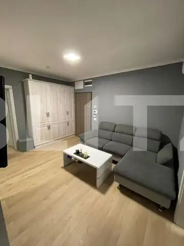 Apartament cu 3 camere mobilat si utilat + 2 locuri de parcare in West Rezidence