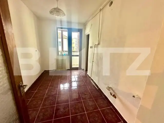 Apartament 3 camere 2 bai 78 mp - Cetate