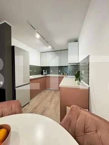 Apartament LUX de 2 camere, etaj intermediar, S-E, zona Piata Mihai Viteazul