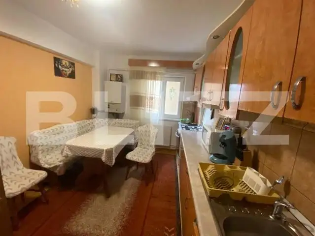 Apartament 3 camere cu garaj, etaj 3, Cetate-Mercur