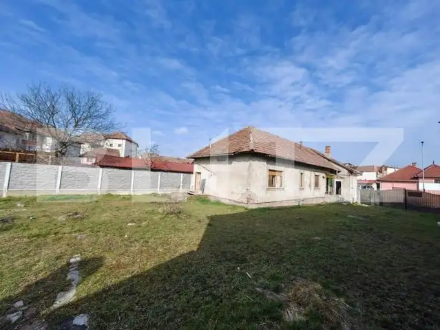 Casă ultracentrală, 950mp teren,120mp utili, zona Cetate - Alba Iulia