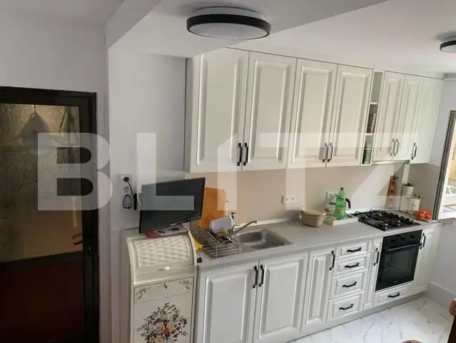 Apartament de 3 camere, 60 mp, etaj intermediar, zona Ampoi 1